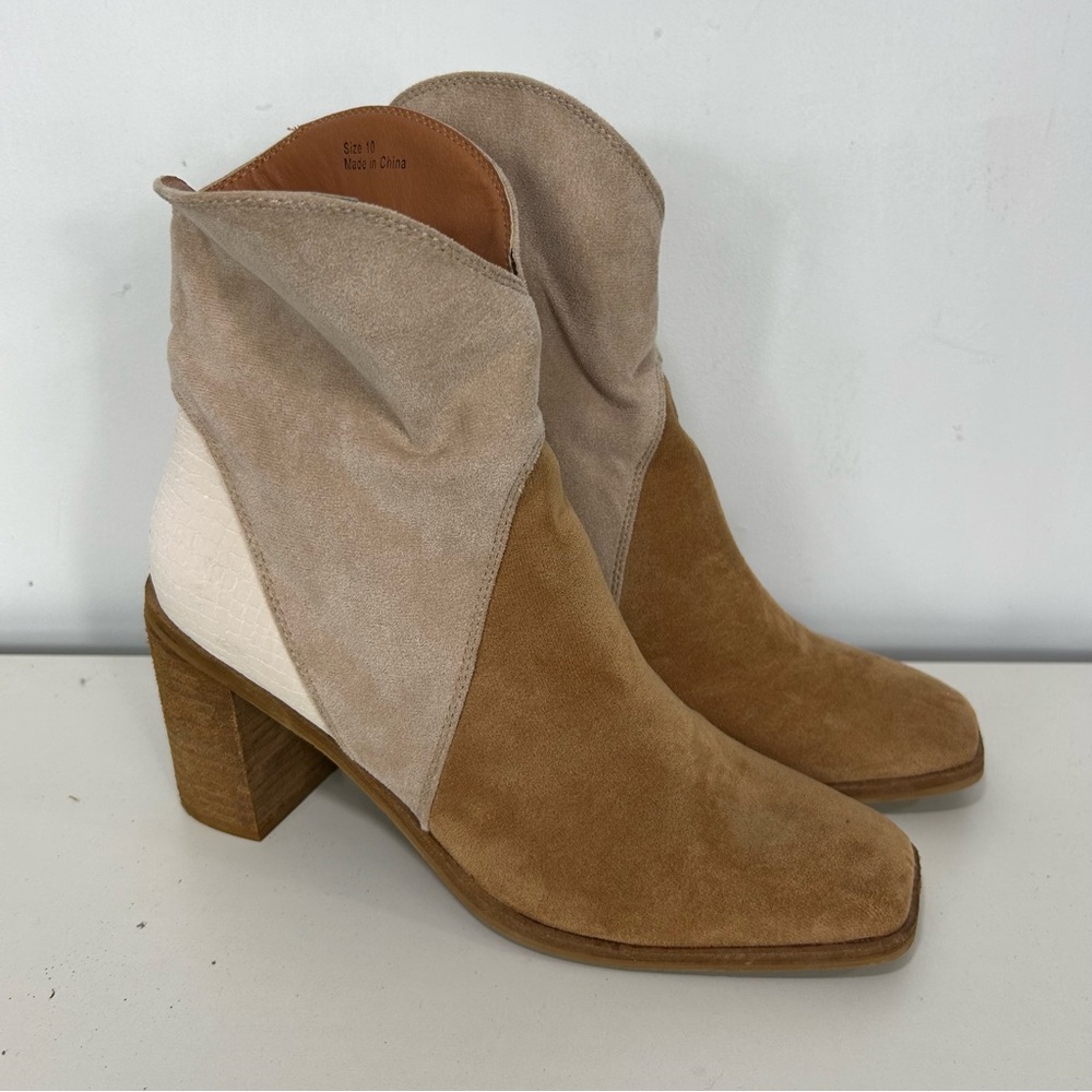 CCOCCI Tan and Cream Heeled Boots with Western Flair